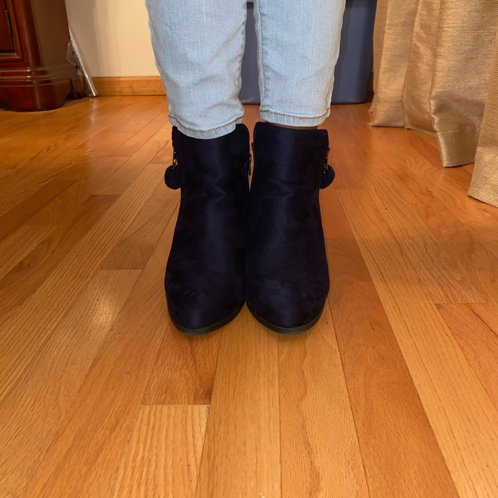 Rouge boots